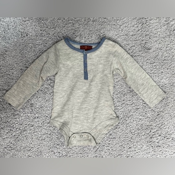 7 For All Mankind Onesie Infant 12 Months Long Sleeve Gray Buttons Baby Soft - Picture 1 of 2